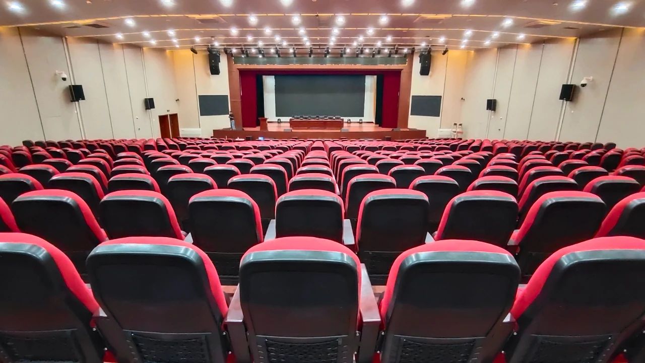 尊龙凯时人生就是搏会议扩声系统工程产品服务于德阳市某学堂！